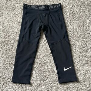 NWT. Nike Pro Black Dr-Fit, Tight Fit Training Pants. L